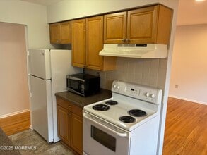 94 Stonehurst Blvd in Freehold, NJ - Building Photo - Building Photo