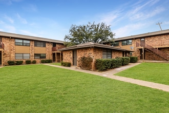 624 E 3rd St in Springtown, TX - Building Photo - Building Photo