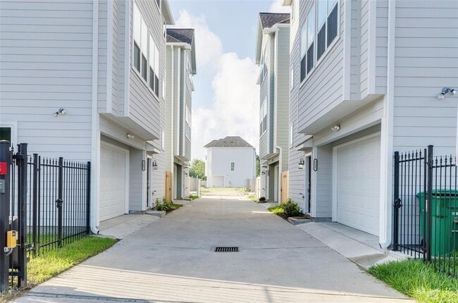 property at 709 Link Rd