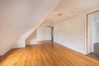 436 Sedgewick Ave-Unit -2nd floor in Stratford, CT - Building Photo - Building Photo