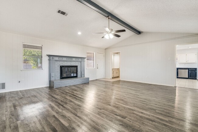 4610 Candlestick Dr in Garland, TX - Foto de edificio - Building Photo