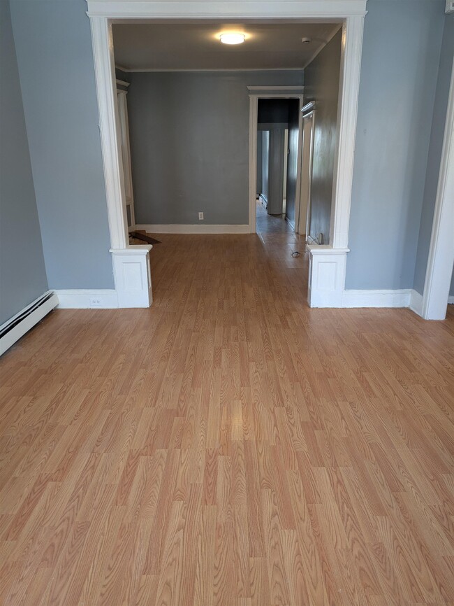 231 Bayview Ave in Jersey City, NJ - Building Photo - Building Photo