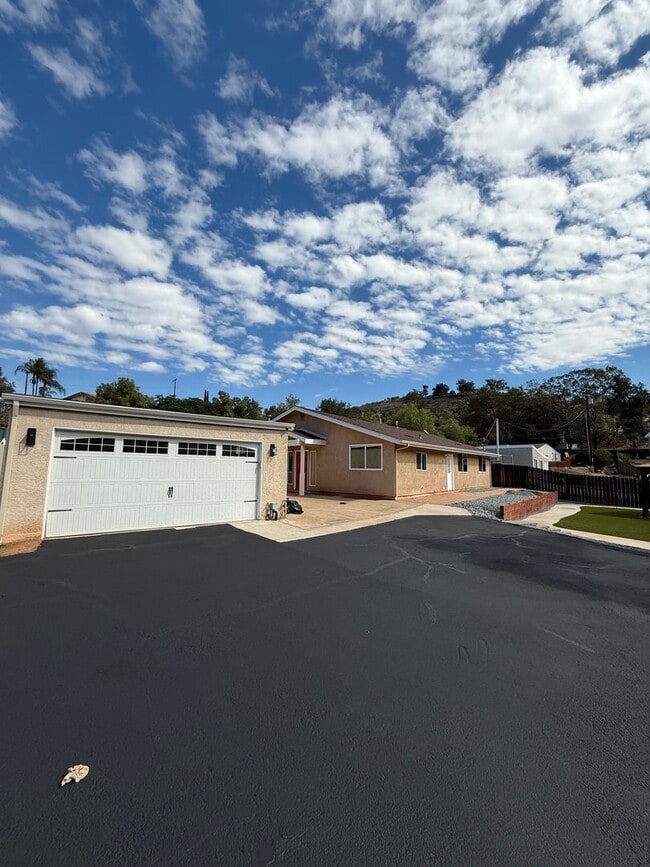 14650 Olde Hwy 80 in El Cajon, CA - Building Photo - Building Photo