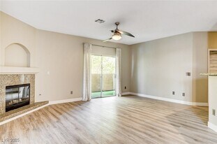 8729 Red Brook Dr in Las Vegas, NV - Building Photo