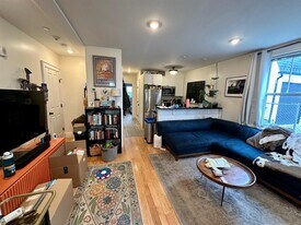 26 Putnam St, Unit 1 in Somerville, MA - Building Photo