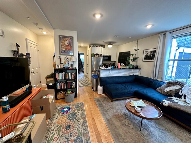 26 Putnam St, Unit 1, Unit 1