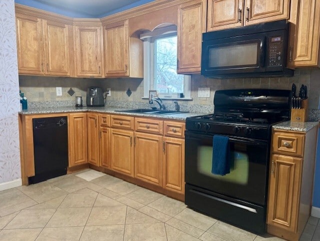 96 Pavilion Ave in Rumford, RI - Building Photo - Building Photo