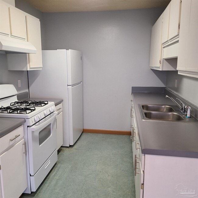 1420 N 52nd Ave in Pensacola, FL - Building Photo - Building Photo