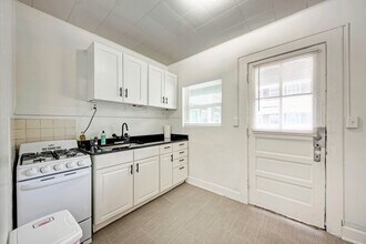 915 W 21st in Austin, TX - Foto de edificio - Building Photo