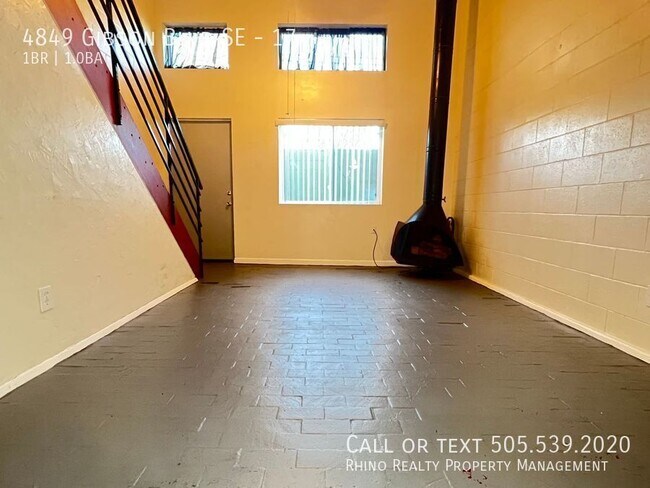 4849 Gibson Blvd SE in Albuquerque, NM - Foto de edificio - Building Photo