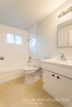 7318 35th Ave NE in Seattle, WA - Foto de edificio - Building Photo