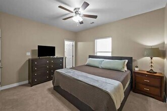 613 W Elm St in Denison, TX - Building Photo - Building Photo