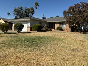 6800 Gold Run Ave in Sacramento, CA - Building Photo - Building Photo