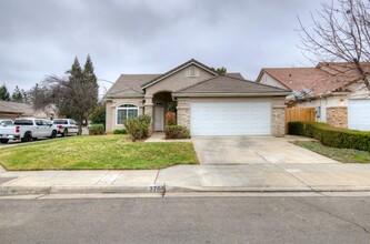 2764 E Eclipse Ave in Fresno, CA - Building Photo - Building Photo