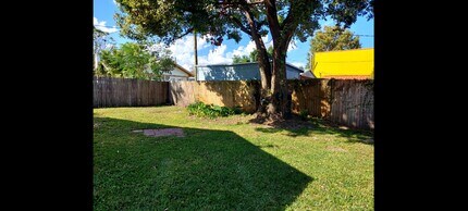 409 E Cherry St in Kissimmee, FL - Building Photo - Building Photo