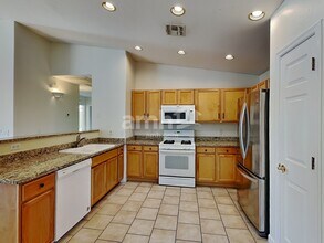 7659 S Meadow Spring Way in Tucson, AZ - Building Photo - Building Photo