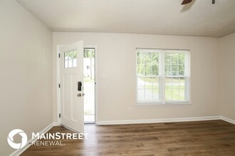 821 Dogwood Cir in High Point, NC - Building Photo - Building Photo
