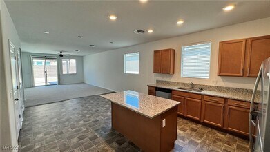 6931 Feather Hl St in North Las Vegas, NV - Building Photo - Building Photo