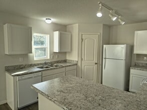 275 Hyacinth Ct in Poinciana, FL - Building Photo - Building Photo