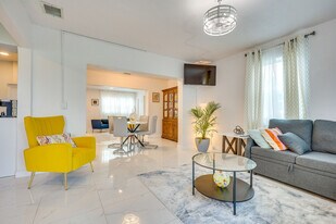 19630 NW 5th Ave in Miami, FL - Building Photo