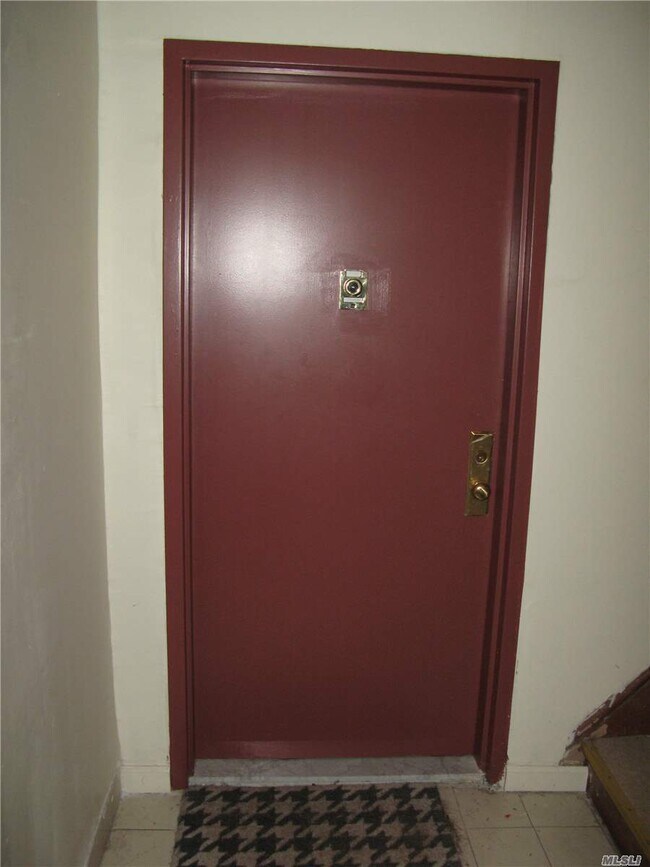 21-07 38th St-Unit -1R in Queens, NY - Building Photo - Building Photo