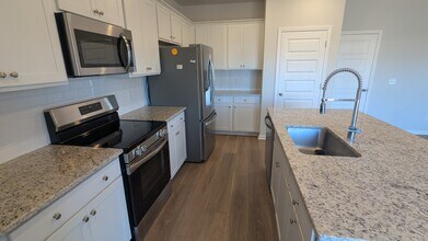 115 Saltgrass Ln in Savannah, GA - Building Photo - Building Photo