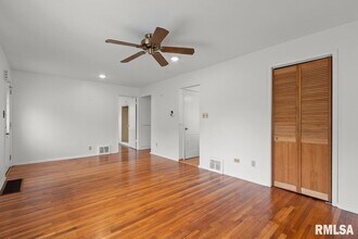 5029 North Best Street in Peoria Heights, IL - Building Photo - Building Photo