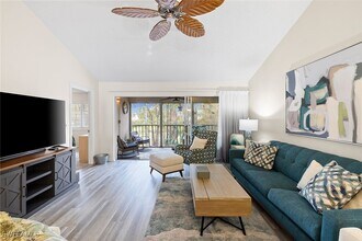 6900 Dennis Cir in Naples, FL - Building Photo - Building Photo