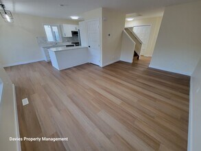 2018 Garnett Way NW in Edmonton, AB - Building Photo - Building Photo