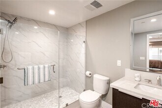 2939 Leeward Ave in Los Angeles, CA - Building Photo - Building Photo