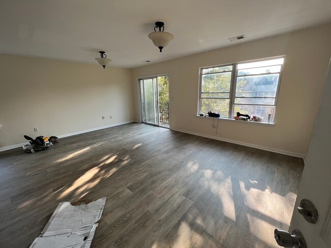 547 Broadway, Unit 2