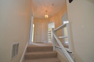 39 Cleveland St in Melrose, MA - Building Photo - Building Photo