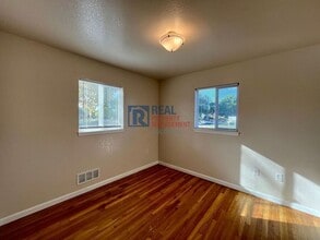 990 Newark St in Aurora, CO - Building Photo - Building Photo