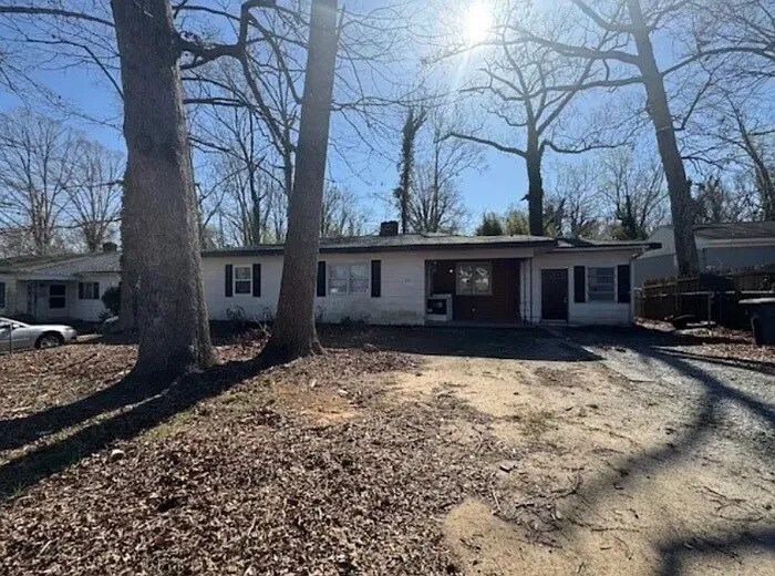 221 Ardmore Rd in Spartanburg, SC - Building Photo