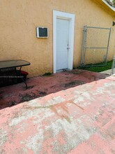 17200 NW 51st Pl in Miami Gardens, FL - Building Photo - Building Photo