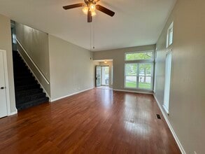 871 Taralon Trail in Lake In The Hills, IL - Building Photo - Building Photo