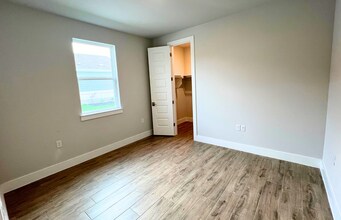 8100 Corrigan Pass in Austin, TX - Building Photo - Building Photo