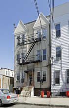 518 11th St in Union City, NJ - Building Photo - Building Photo