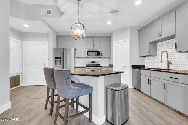 945 E Playa Del Norte Dr in Tempe, AZ - Foto de edificio - Building Photo