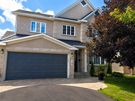 19 Farmfield Crescent in Ottawa, ON - Building Photo