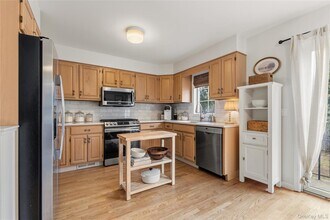 357 Midland Ave in Rye, NY - Building Photo - Building Photo