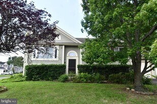 3863 Beech Down Dr in Chantilly, VA - Building Photo