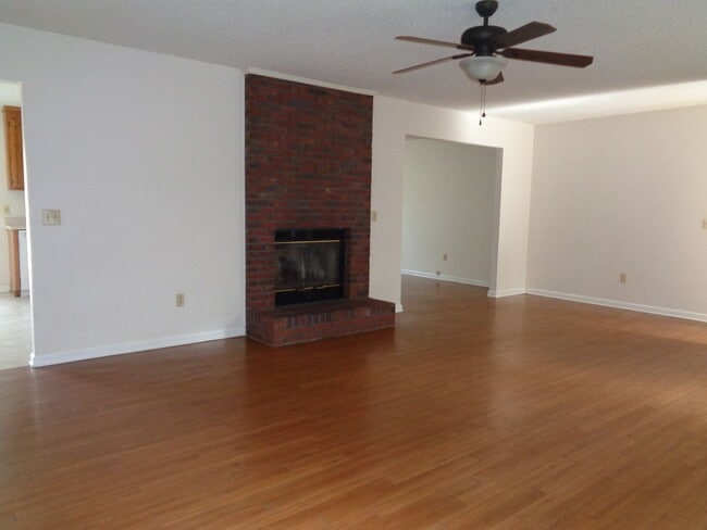 219 Lakeside Dr in Enterprise, AL - Building Photo - Building Photo