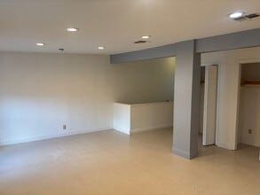 111 S Orange Ave, Unit 1 in South Orange, NJ - Foto de edificio - Building Photo
