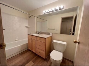 14027 NE 181st St in Woodinville, WA - Building Photo - Building Photo