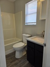 1200 N Main St in Nappanee, IN - Building Photo - Building Photo