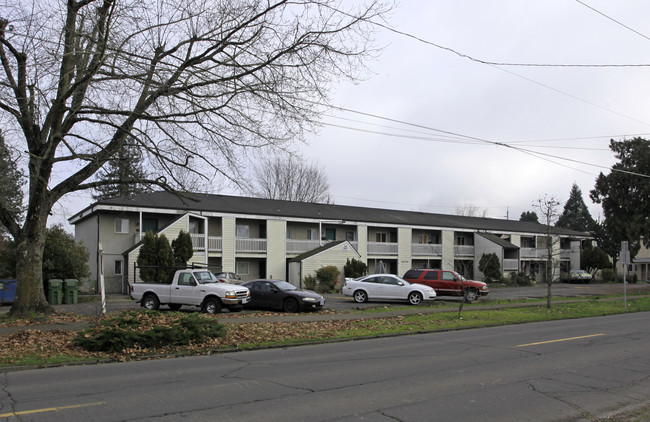 Rivercrest Apartments