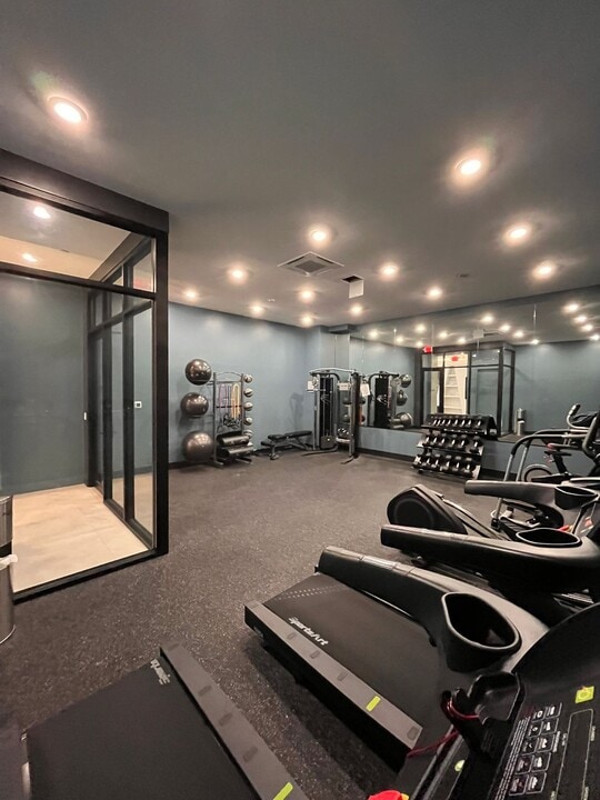 543 Martin Luther King Jr Dr, Unit 501 in Jersey City, NJ - Building Photo