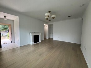 6809 Crestone Rd in Austin, TX - Building Photo - Building Photo