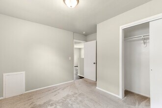 W164N8815 Mill St in Menomonee Falls, WI - Building Photo - Building Photo